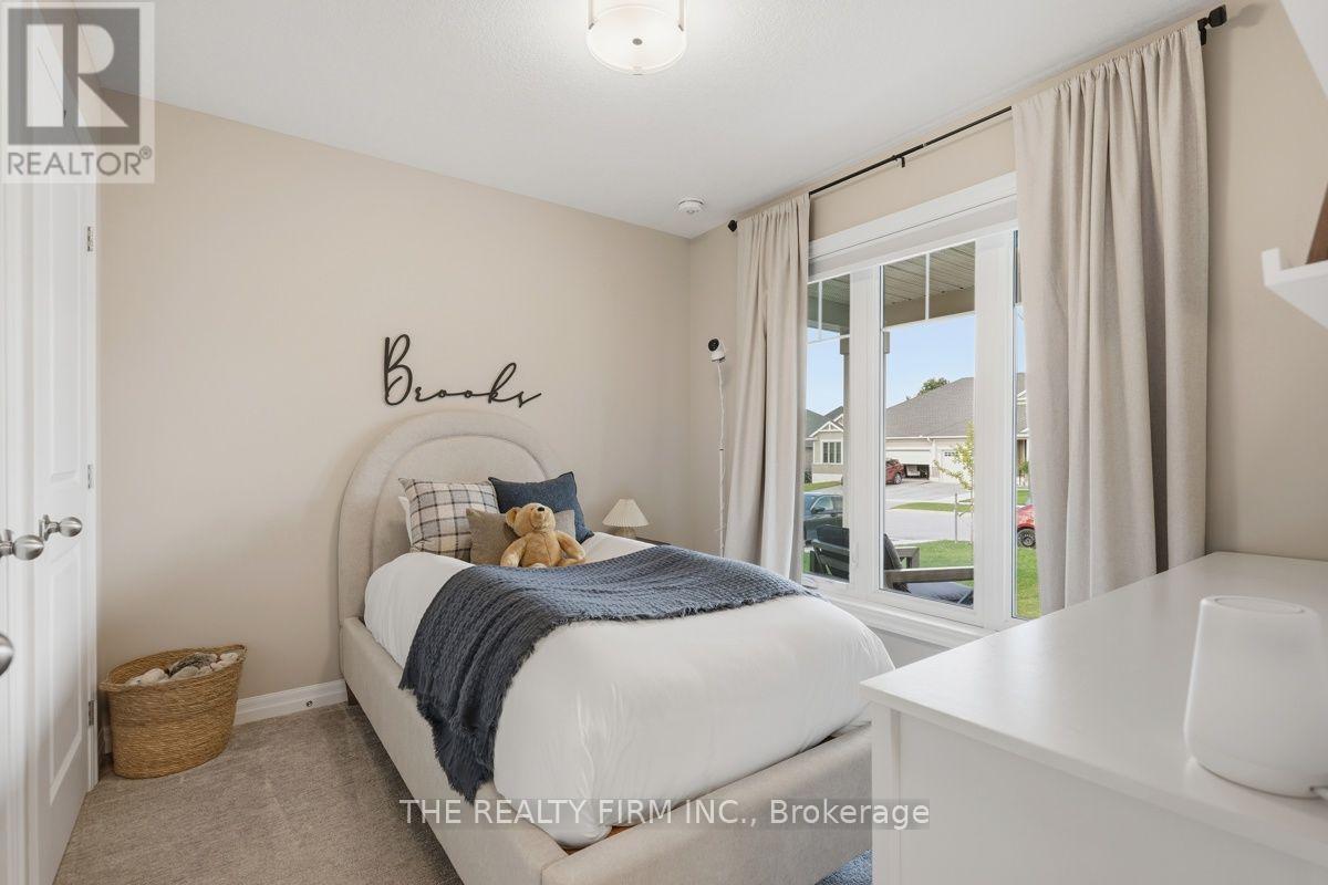 53 ASHBERRY PLACE - 21