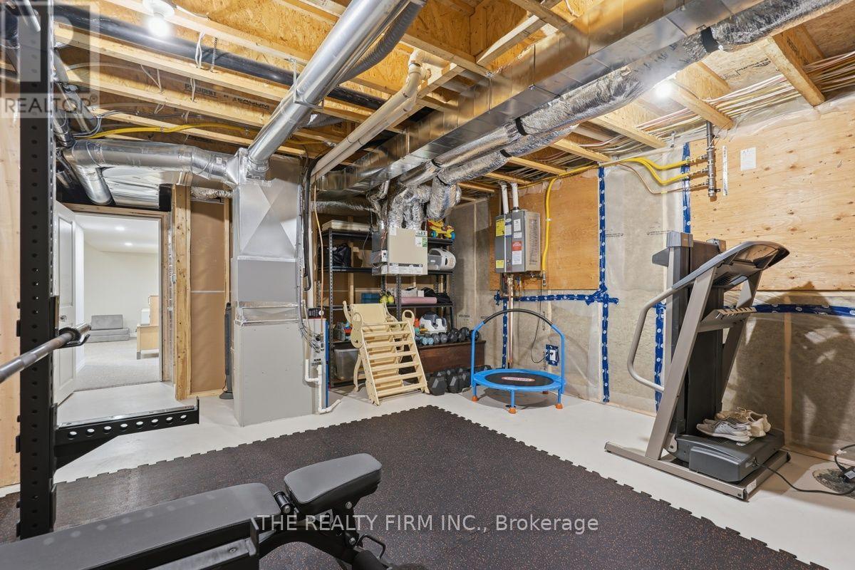 53 ASHBERRY PLACE - 35