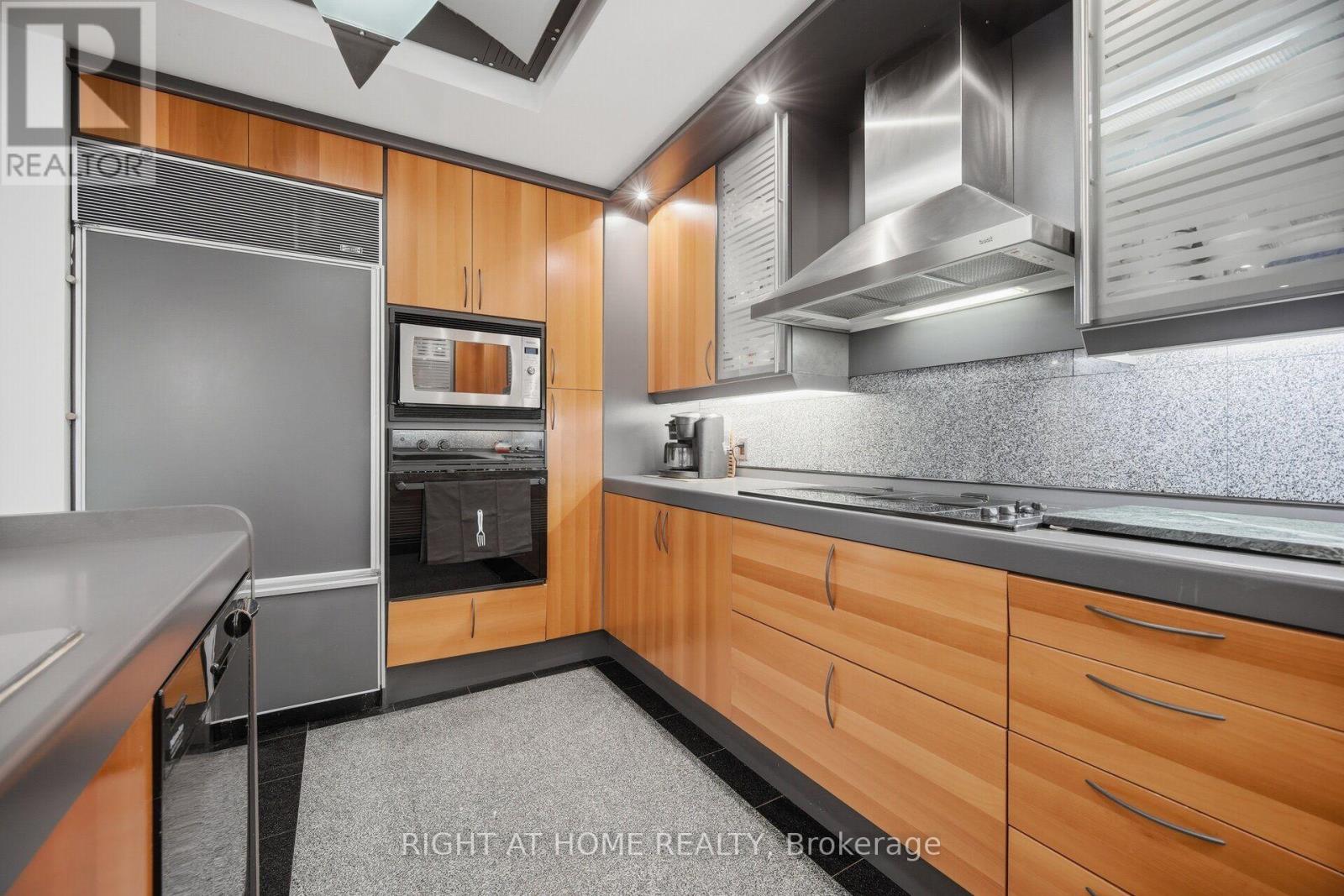 9 SAGUENAY AVENUE - 17
