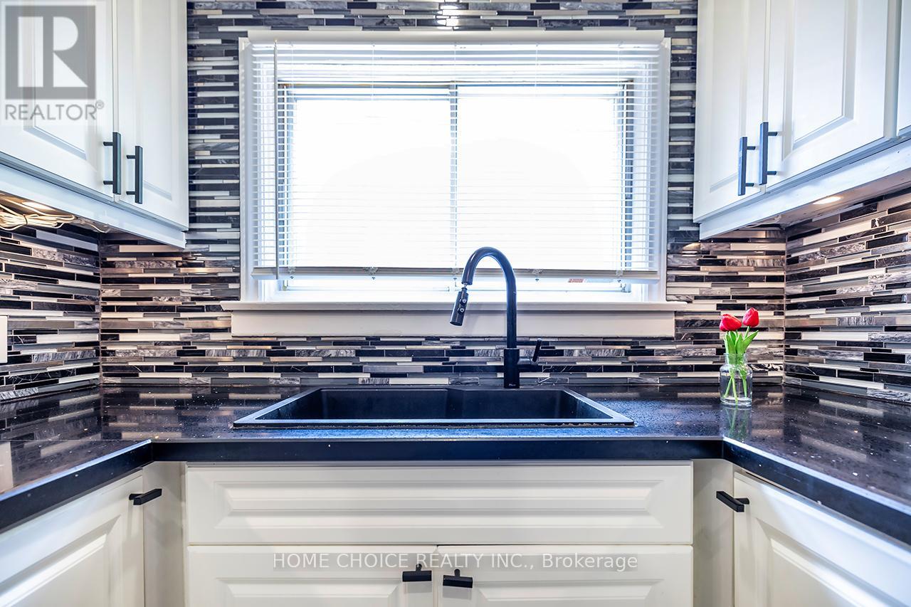 140 GLADSTONE AVENUE - 18
