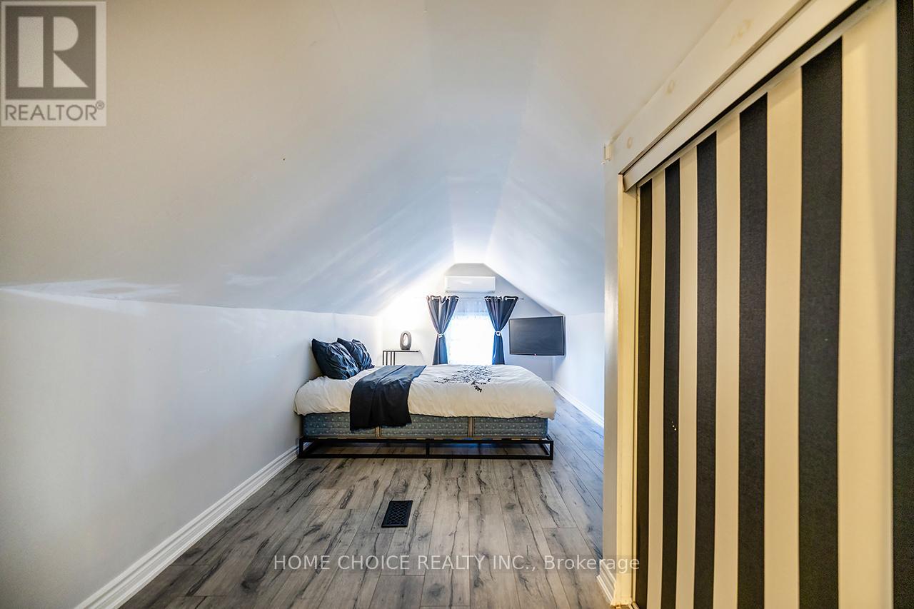 140 GLADSTONE AVENUE - 28