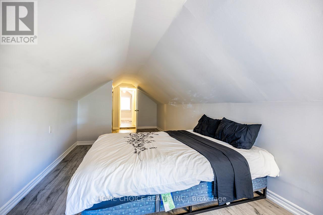 140 GLADSTONE AVENUE - 30