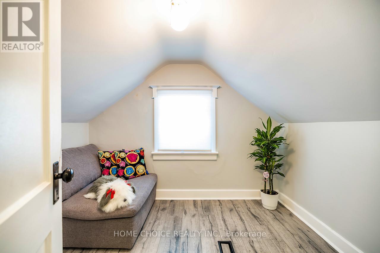 140 GLADSTONE AVENUE - 31
