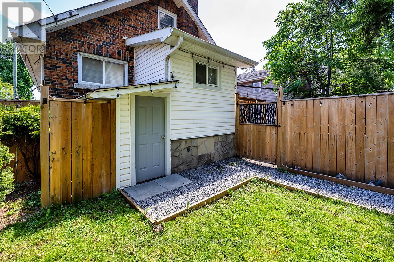 140 GLADSTONE AVENUE - 38