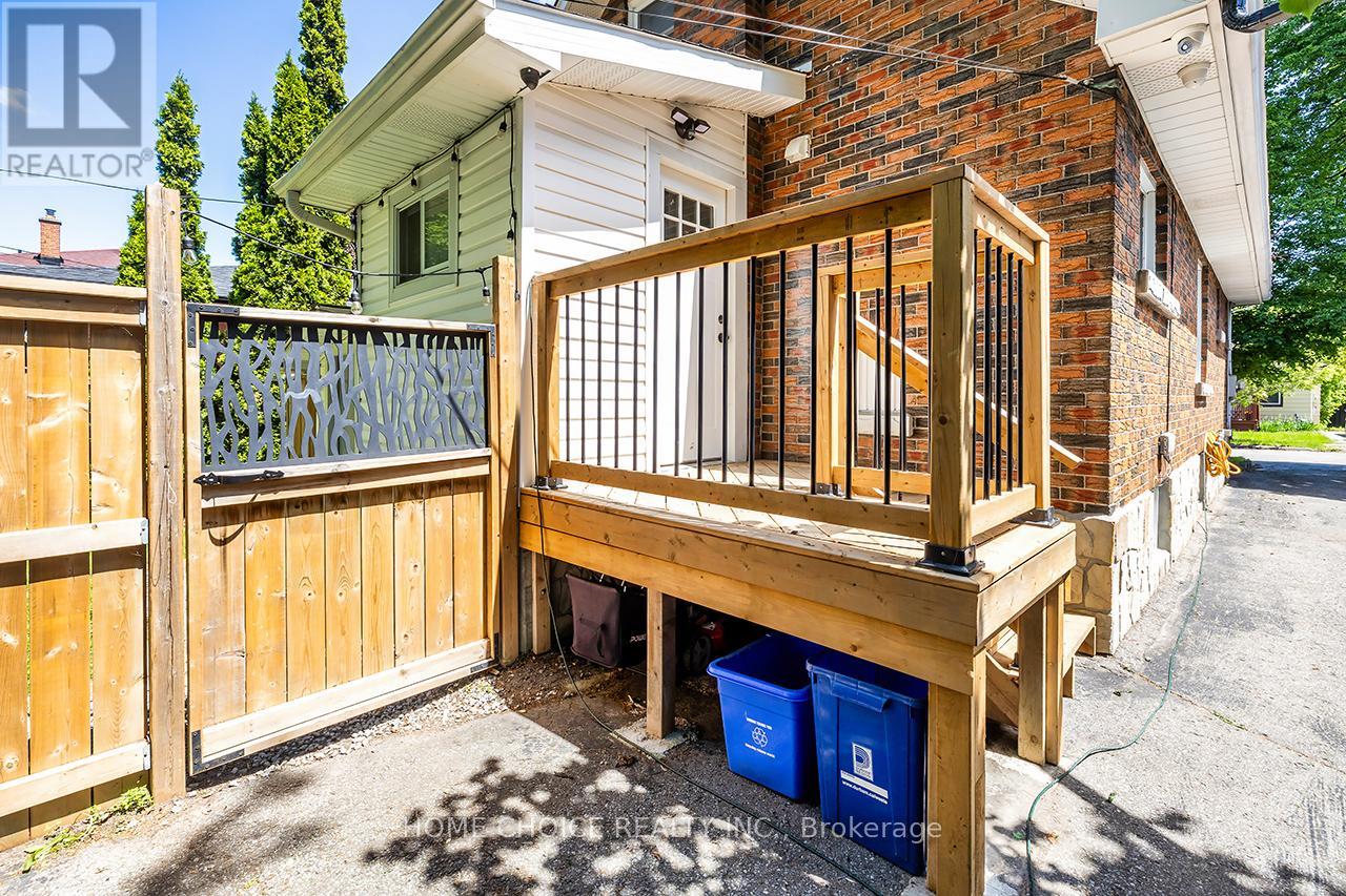 140 GLADSTONE AVENUE - 41