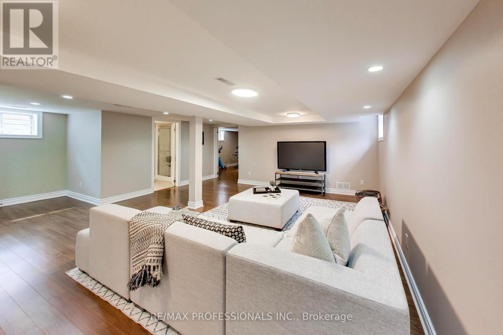 24 BEAVERBROOK AVENUE - 23