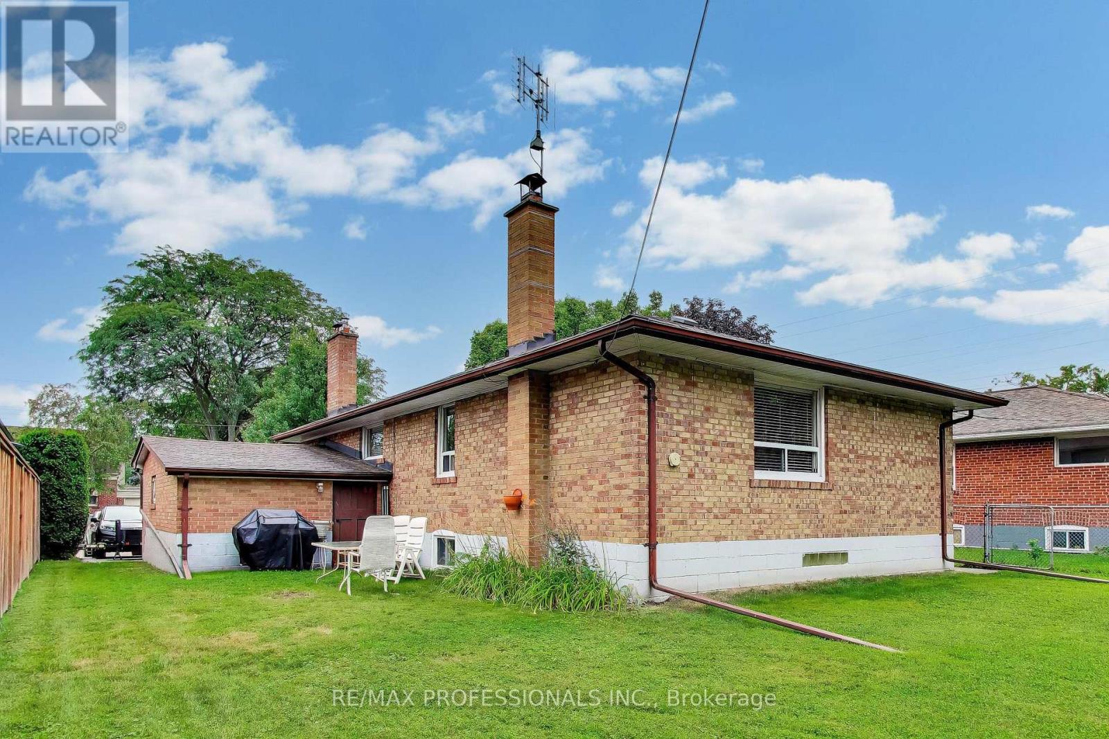 24 BEAVERBROOK AVENUE - 31