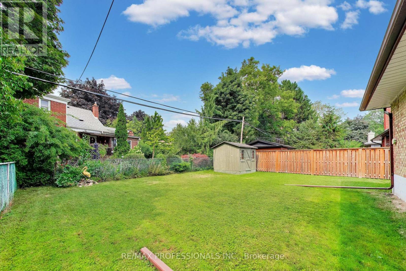 24 BEAVERBROOK AVENUE - 34