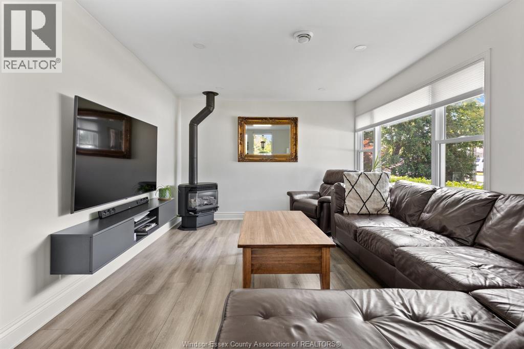 209 Maidstone AVENUE East - 7