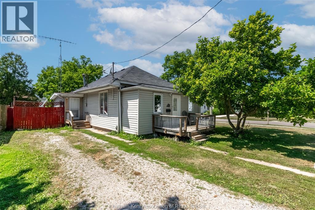 252 Wellington STREET East - 1