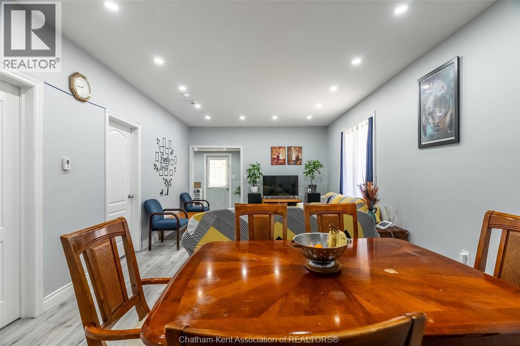 252 Wellington STREET East - 10