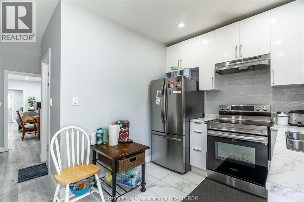 252 Wellington STREET East - 12
