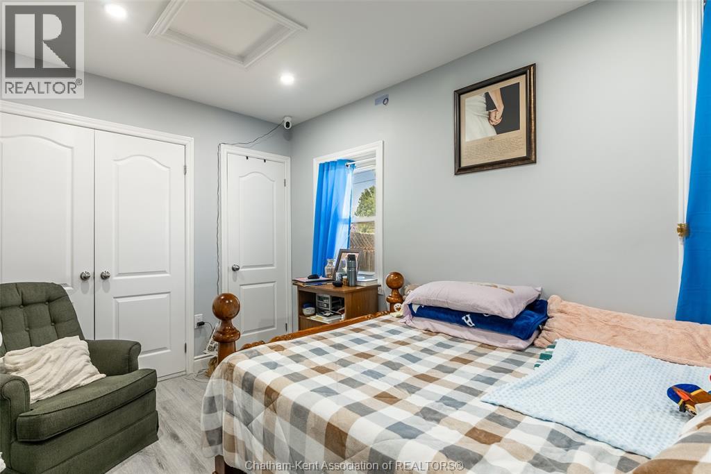 252 Wellington STREET East - Image 14