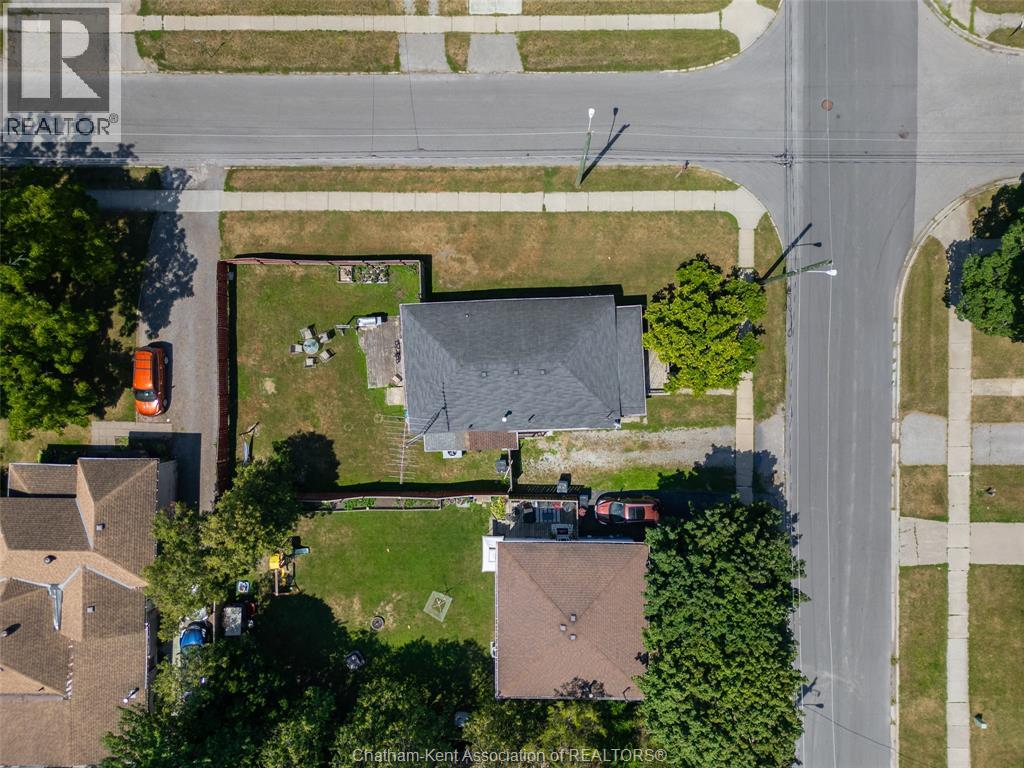 252 Wellington STREET East - 22