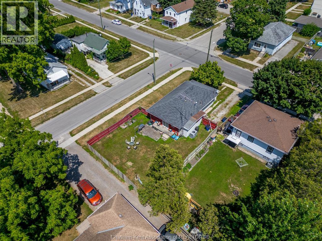 252 Wellington STREET East - 23
