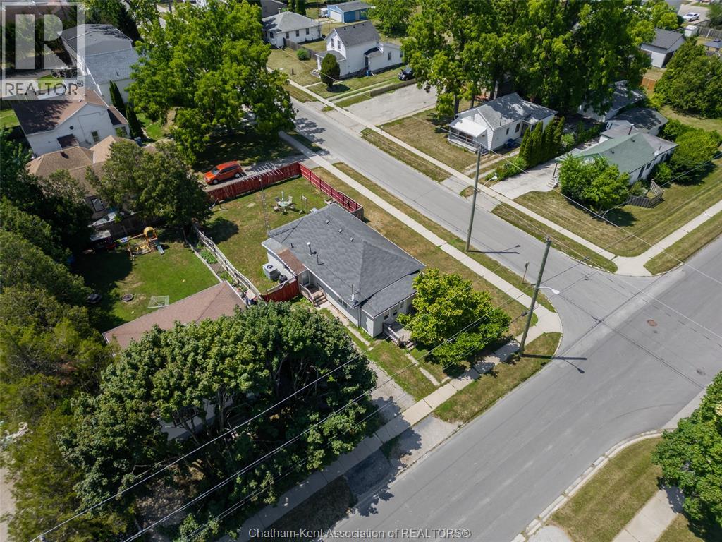252 Wellington STREET East - 25