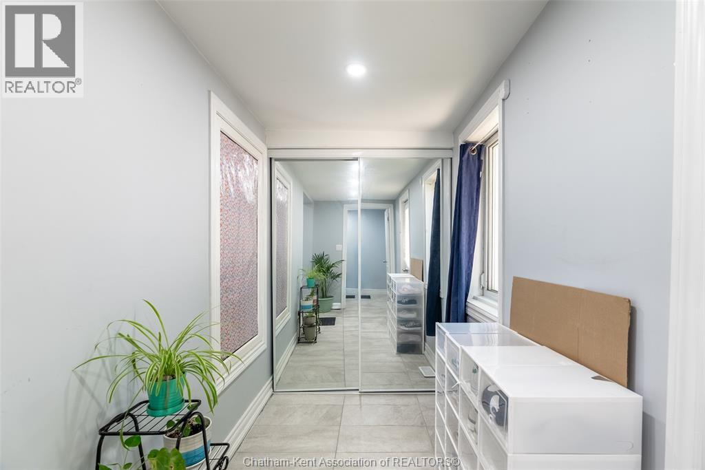 252 Wellington STREET East - 4