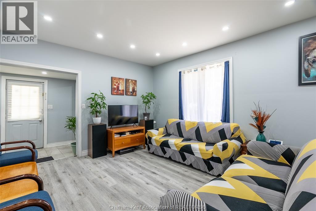 252 Wellington STREET East - 7