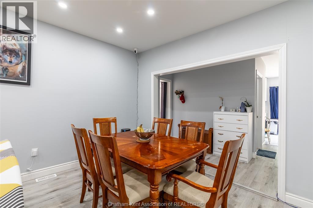 252 Wellington STREET East - 9