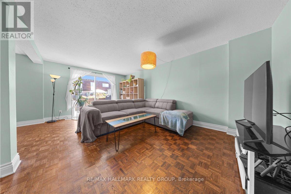 3 Bed, 2 Bath House for Sale in Ottawa – 346 GARDEN GLEN PRIVATE, Ottawa – MLS# X13632572 - Image 16