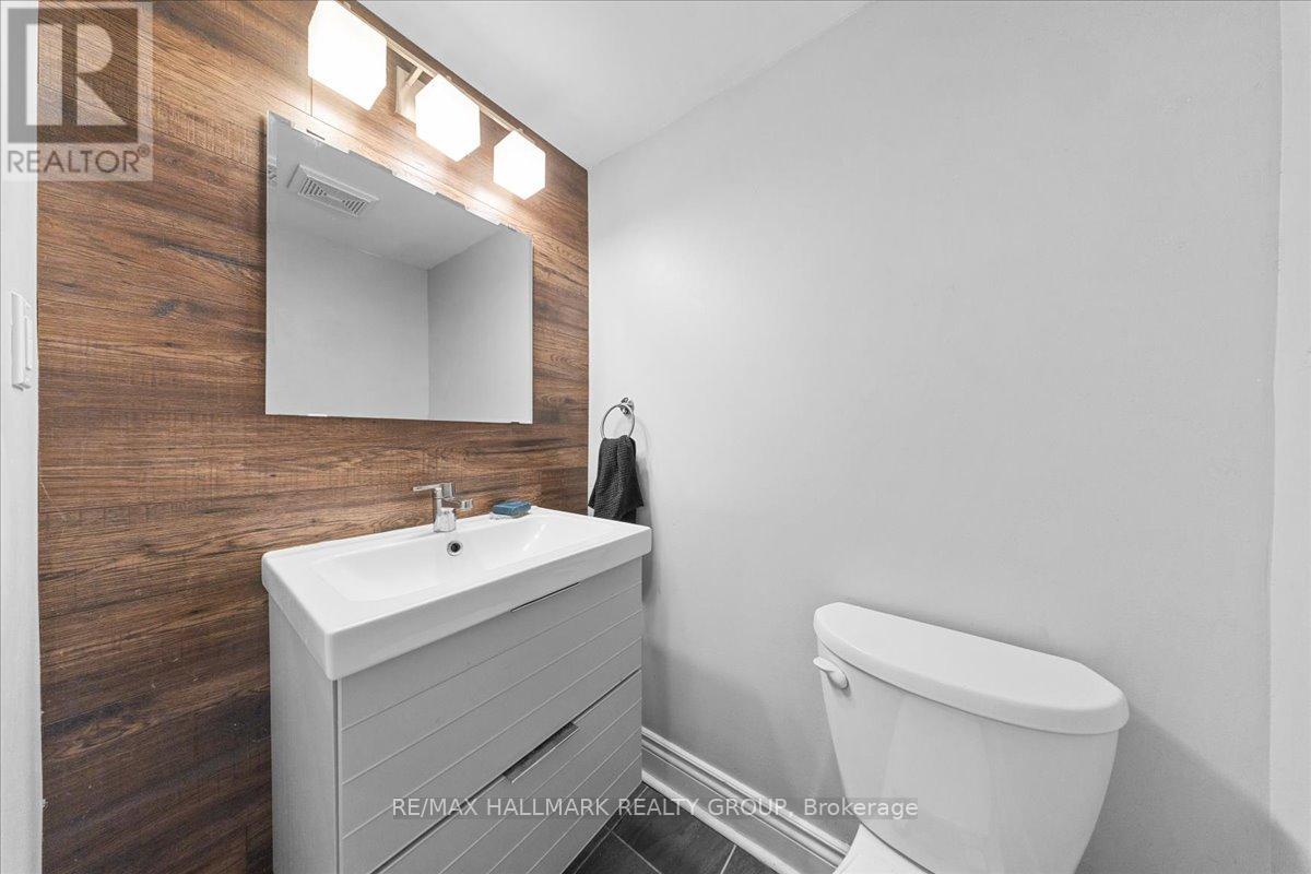 3 Bed, 2 Bath House for Sale in Ottawa – 346 GARDEN GLEN PRIVATE, Ottawa – MLS# X13632572 - Image 17