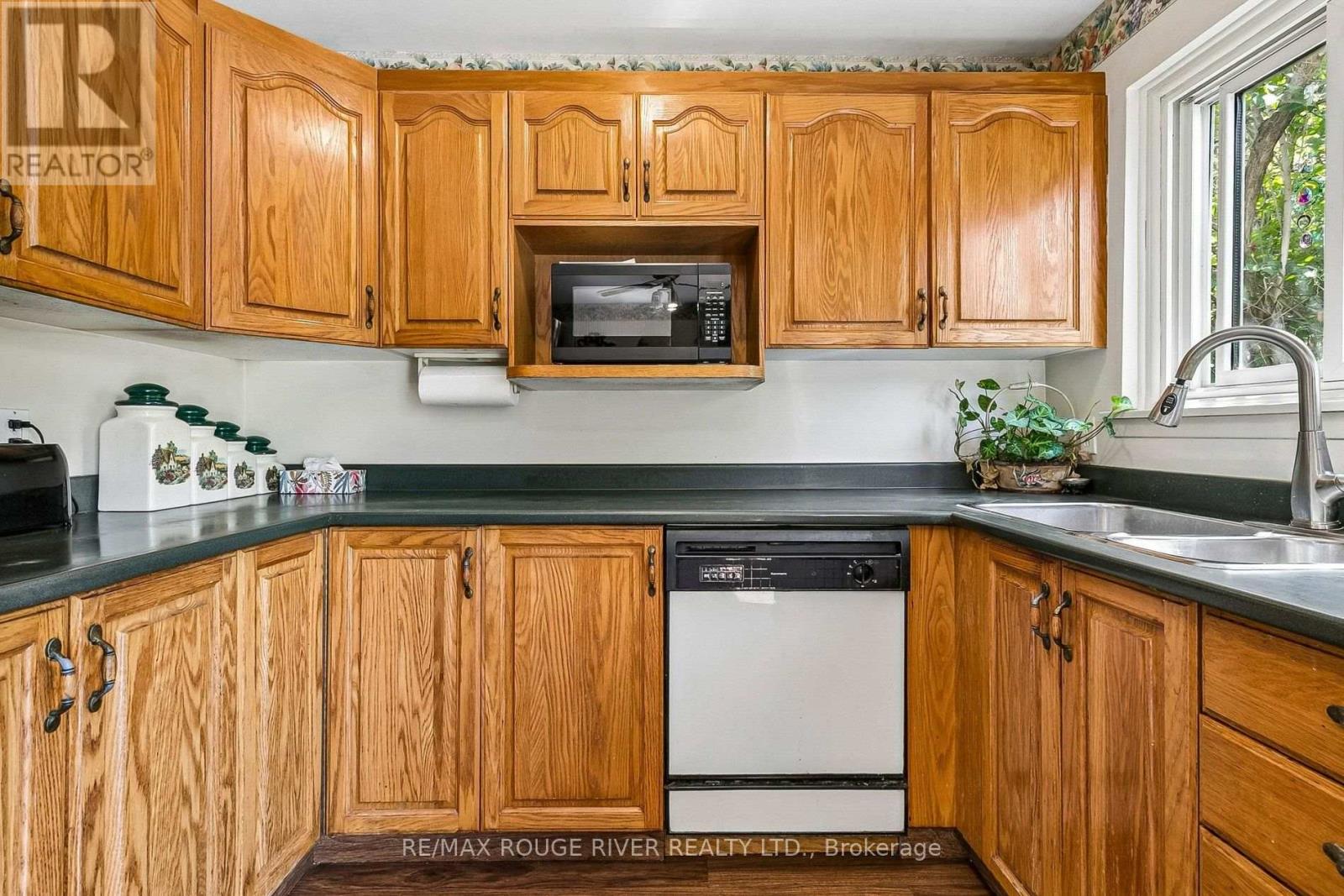 19 TINBURY PLACE - 11