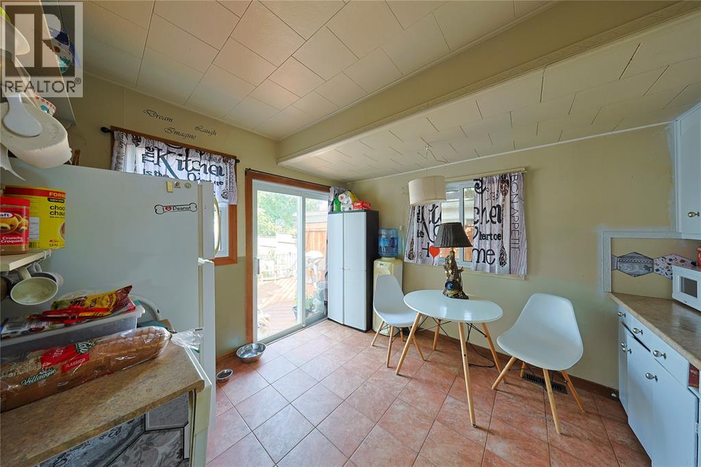 304 LORNE AVENUE - 9