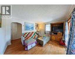 Living room - 304 Lorne Avenue, Wallaceburg, ON N8A3Z3 Photo 6