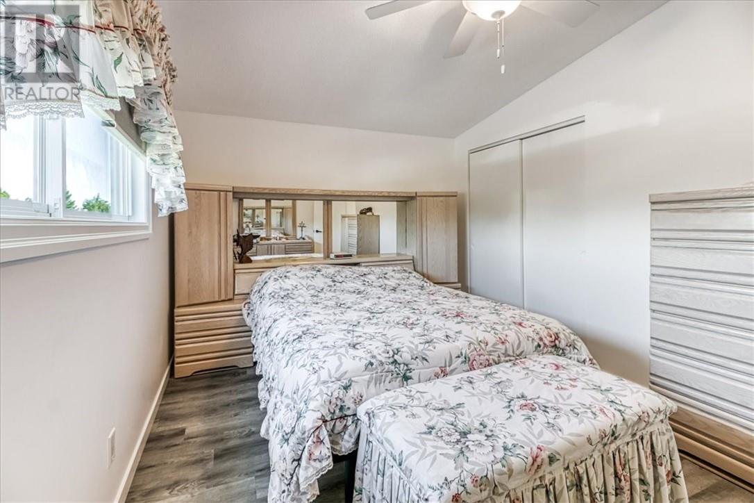 17 Elmhurst Court - 15