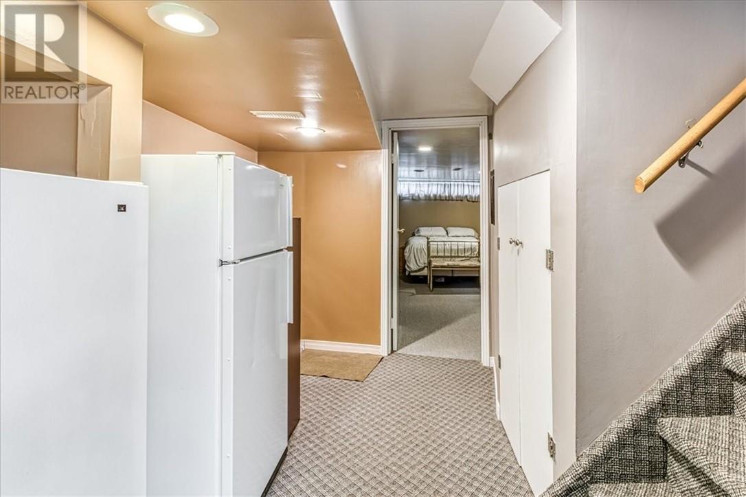 17 Elmhurst Court - 23