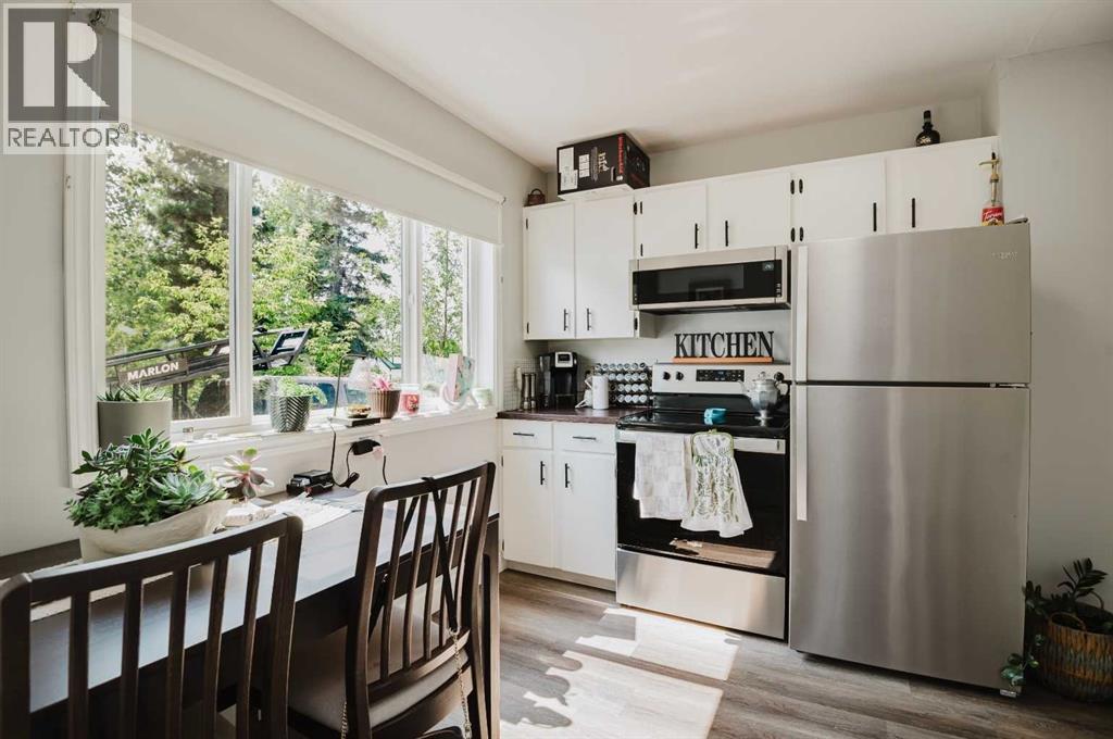 908 6 Avenue - Image 5