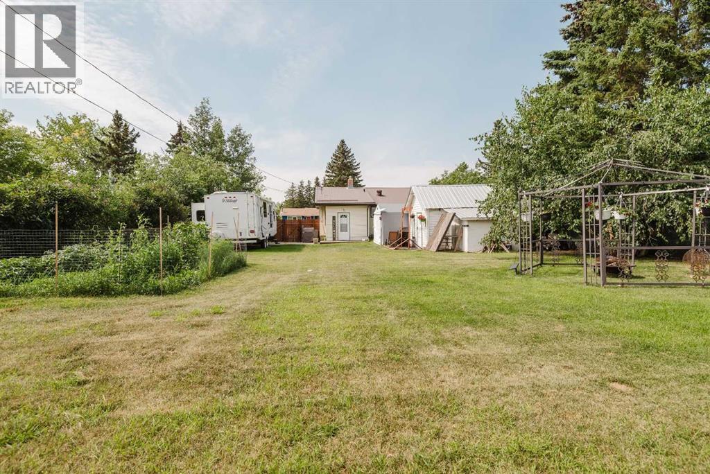 908 6 Avenue - Image 18