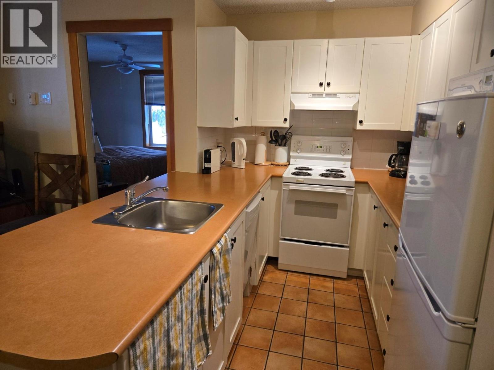 #114 2060 Summit Drive - 3