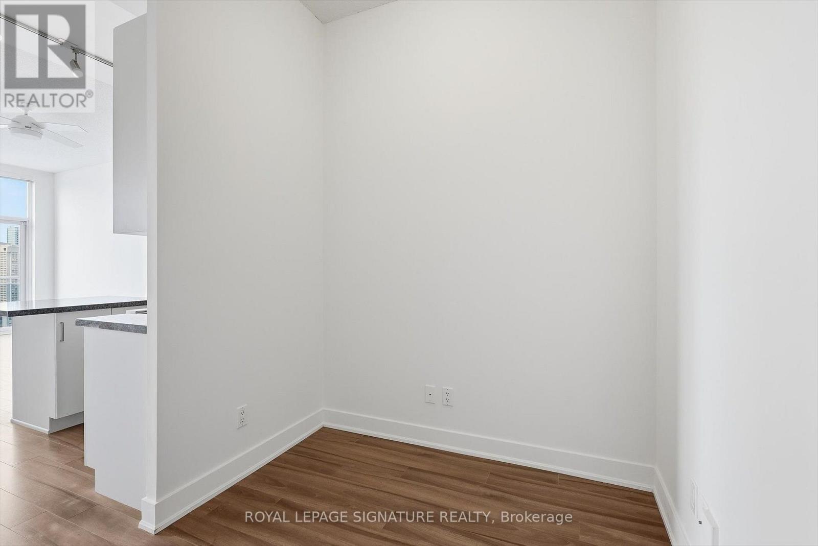 #PH7 28 LINDEN STREET - 11