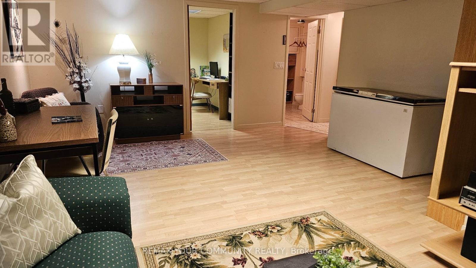 21 WRIGHT CRESCENT - 11