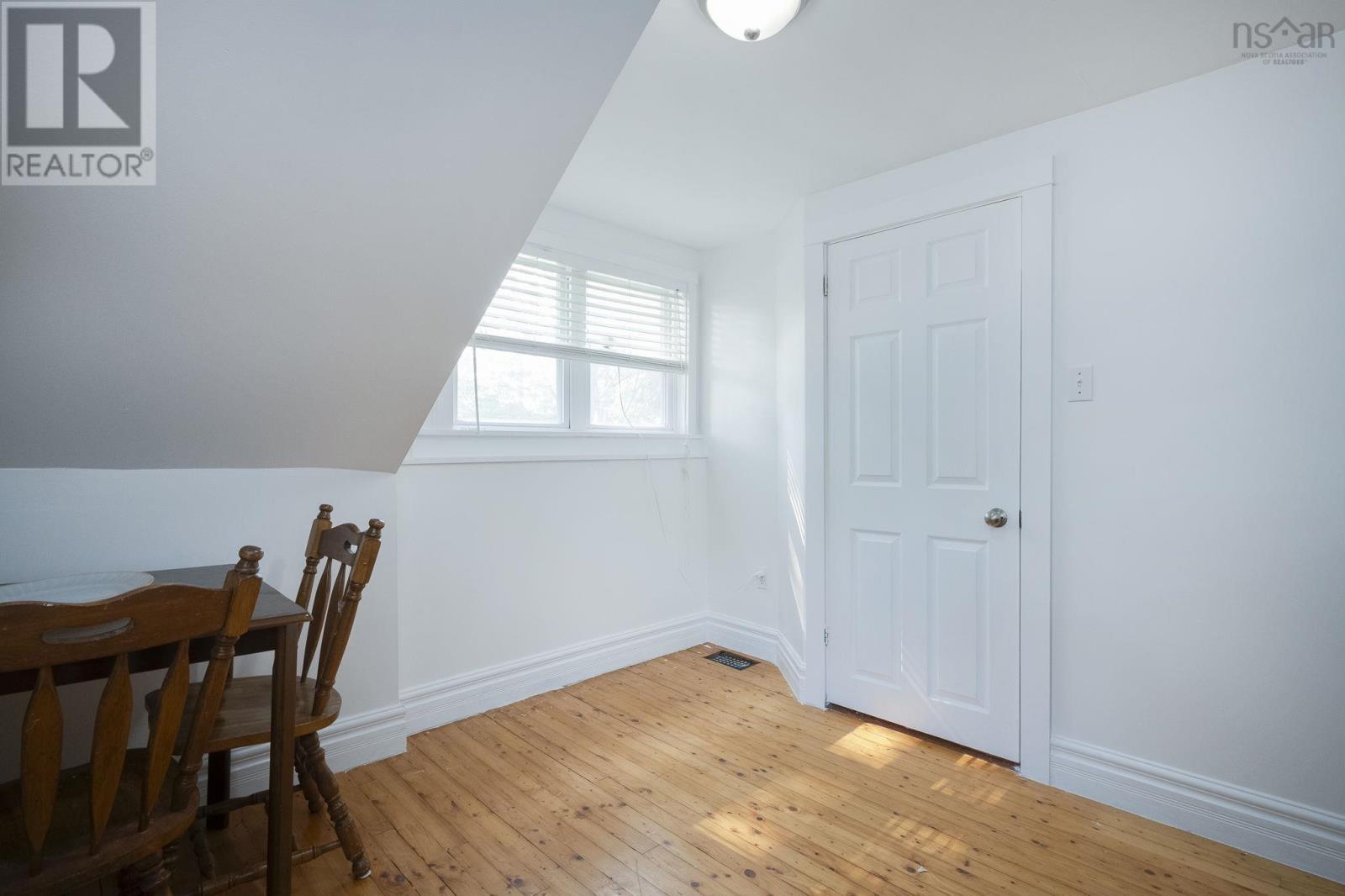Property 29 of 51 of 118 Belcher Street