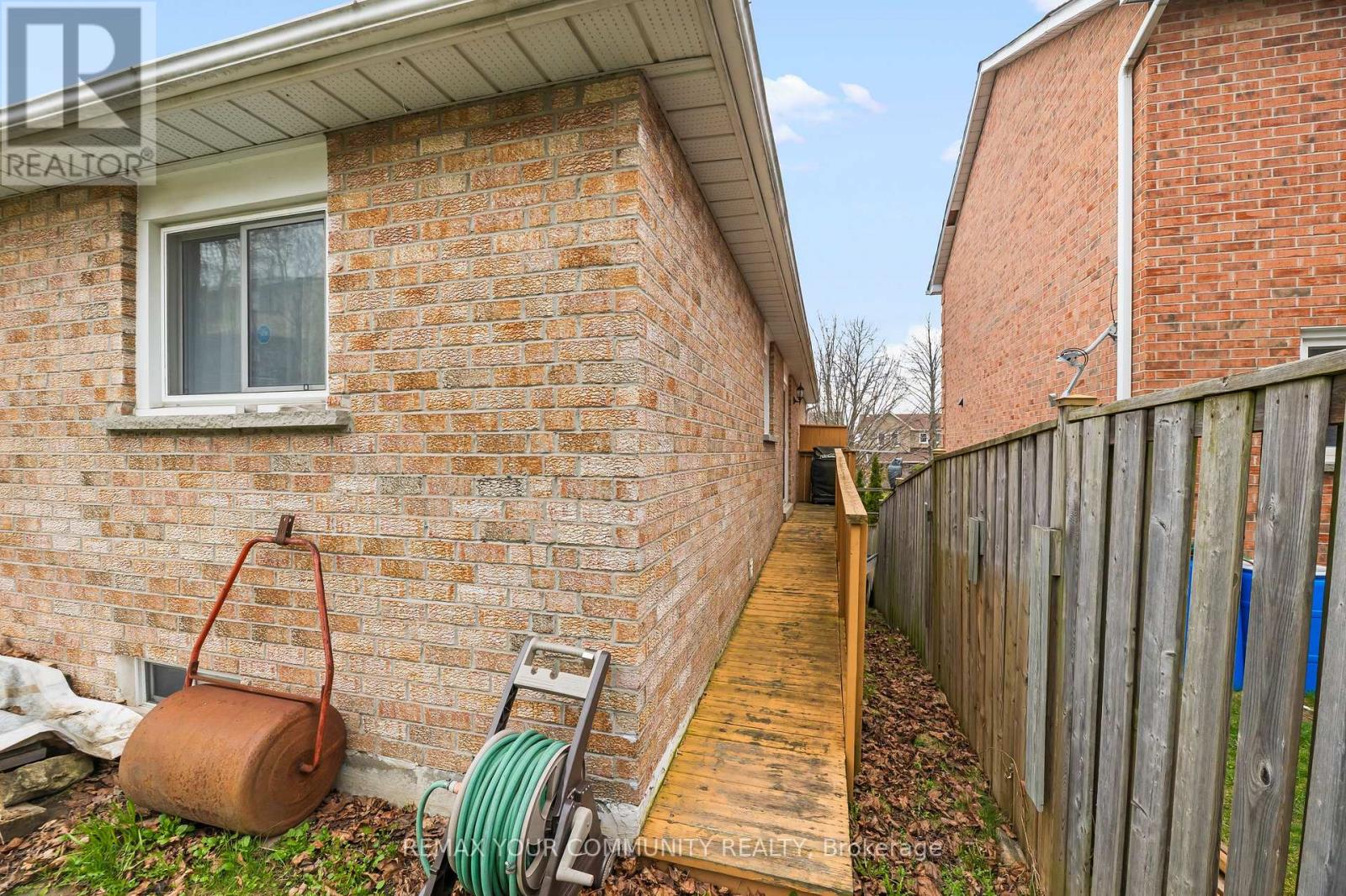 21 WRIGHT CRESCENT - Image 14