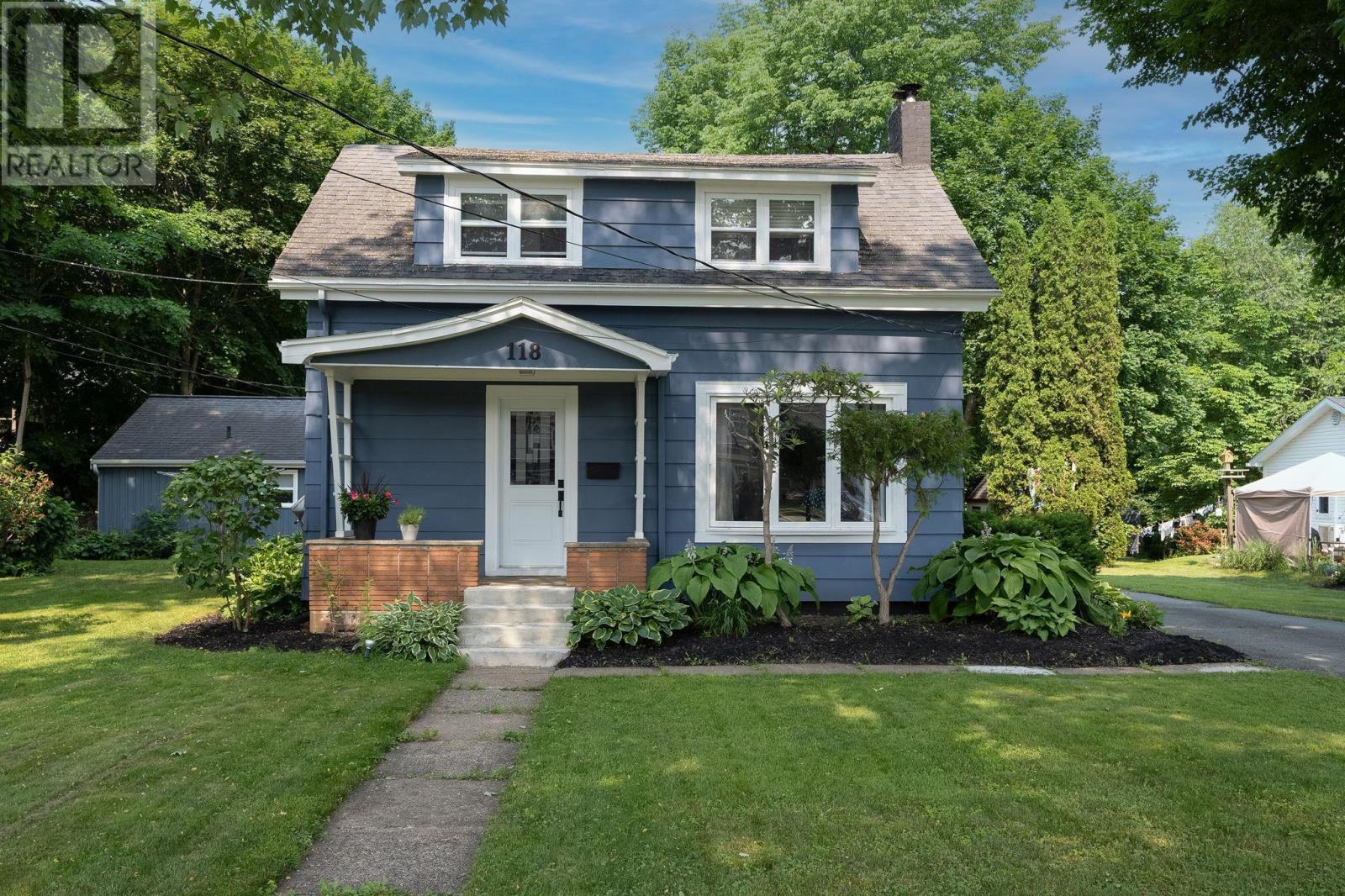 118 Belcher Street