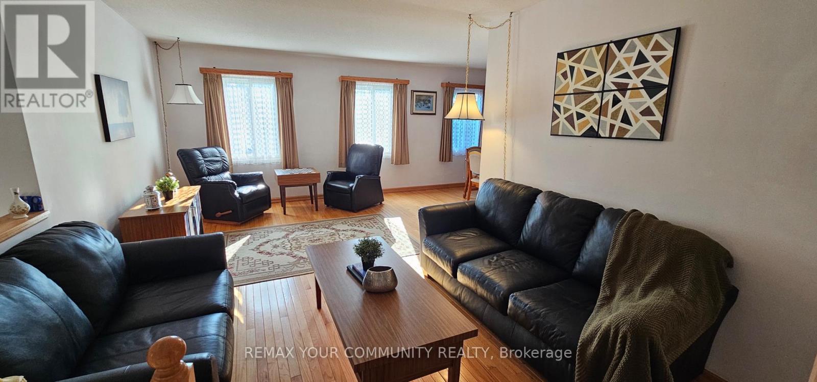 21 WRIGHT CRESCENT - 2