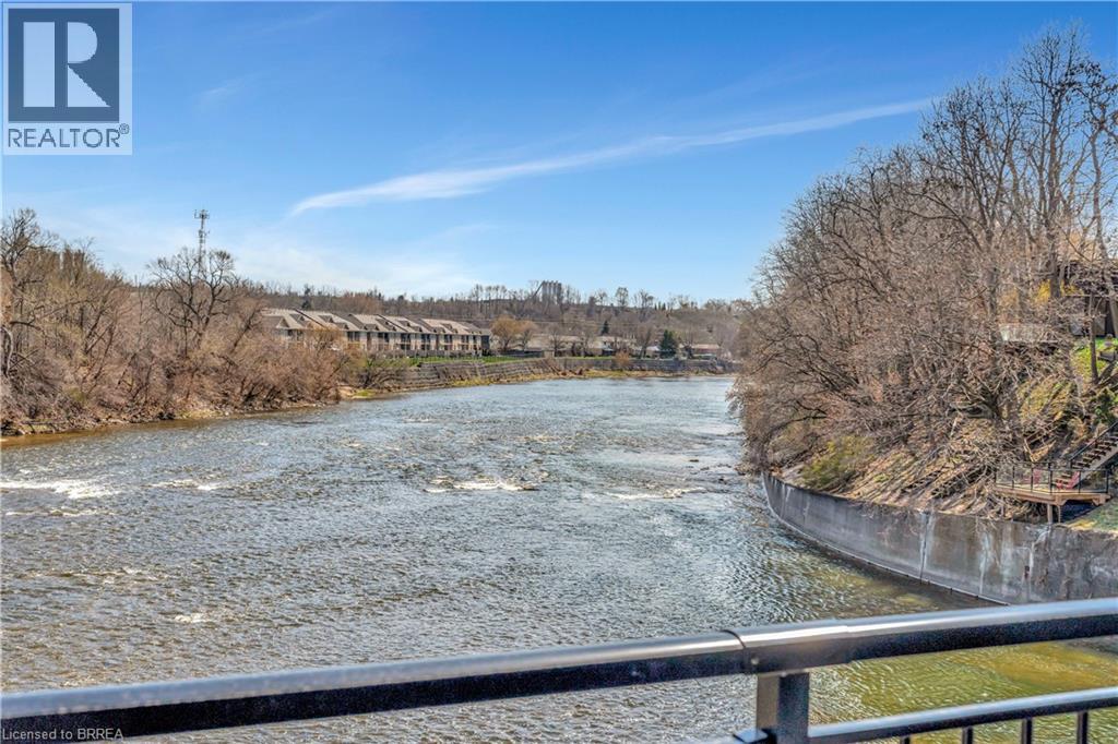 #203 7 GRAND RIVER Street N - 25