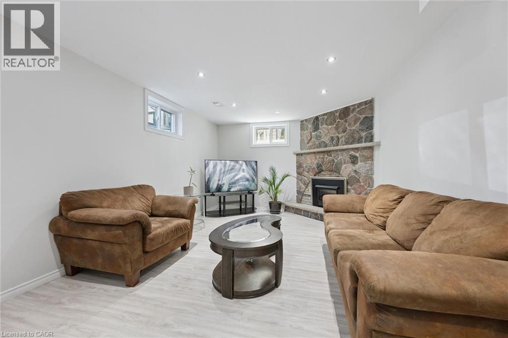 80 WEICHEL Street - 23