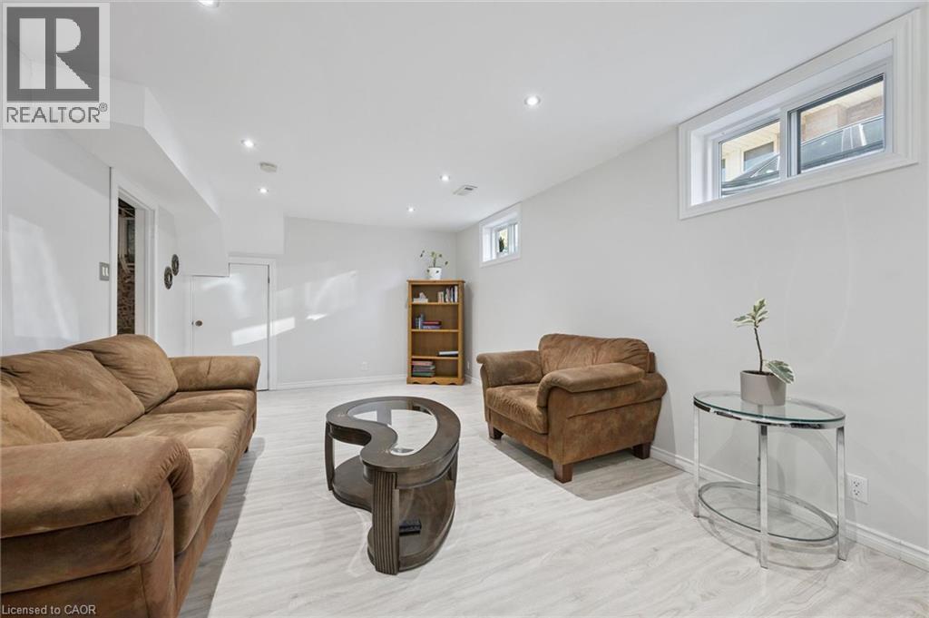 80 WEICHEL Street - 24