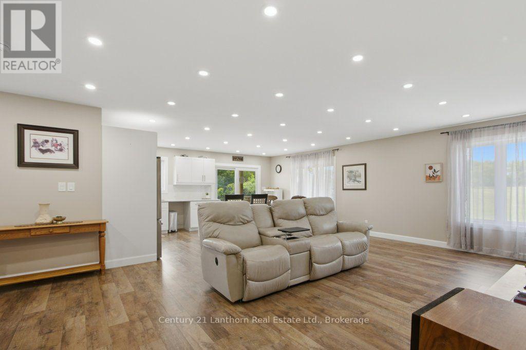 1467 COUNTY ROAD 19 - 19