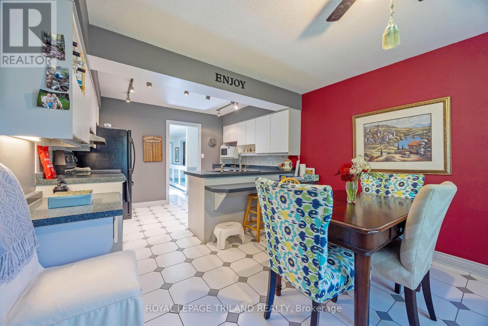 #40 2 CADEAU TERRACE - Image 14