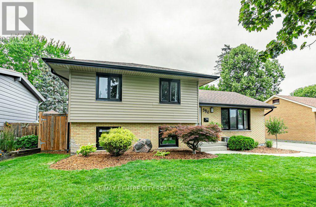 380 MAGNOLIA CRESCENT - 2