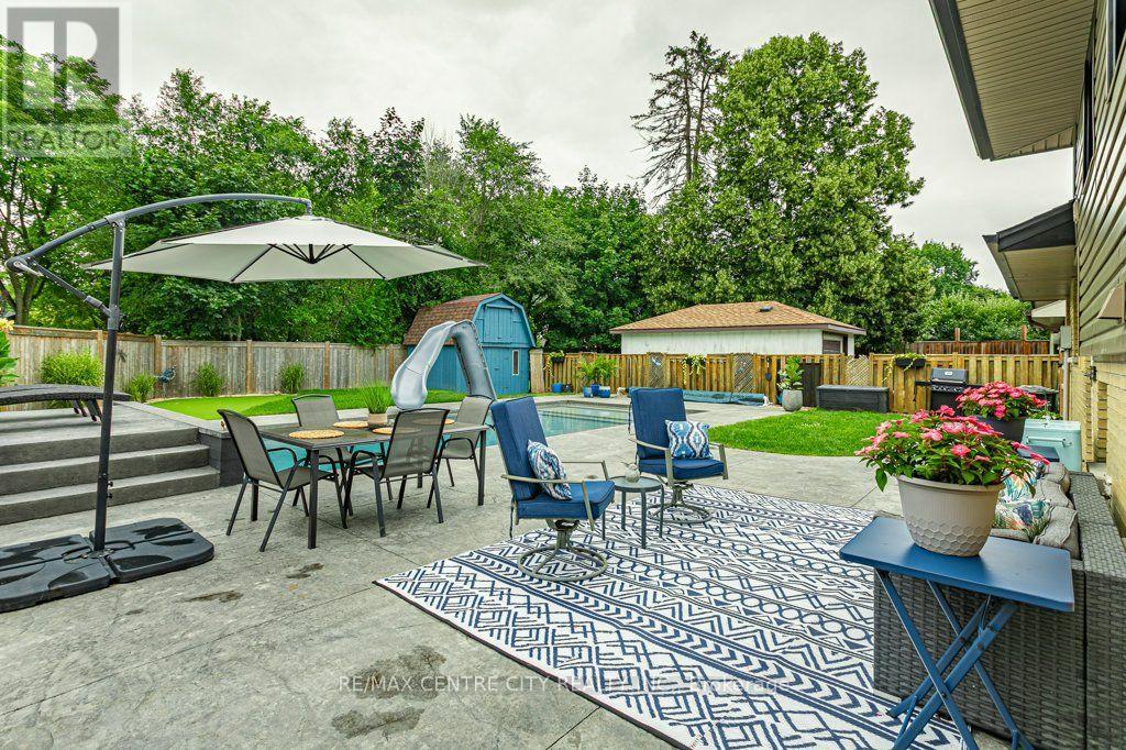 380 MAGNOLIA CRESCENT - 32