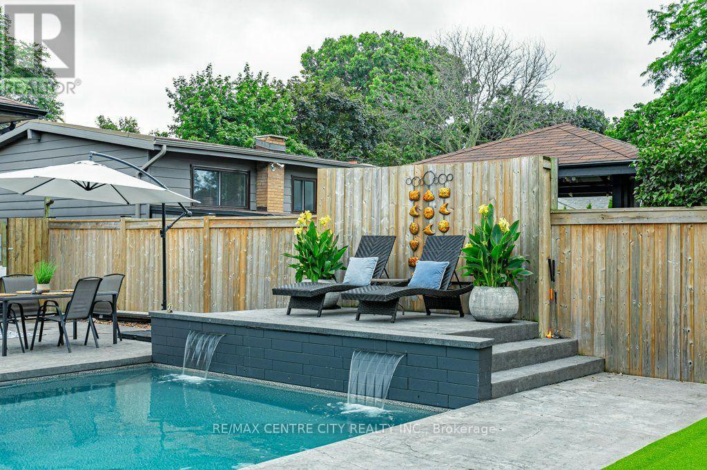380 MAGNOLIA CRESCENT - 34