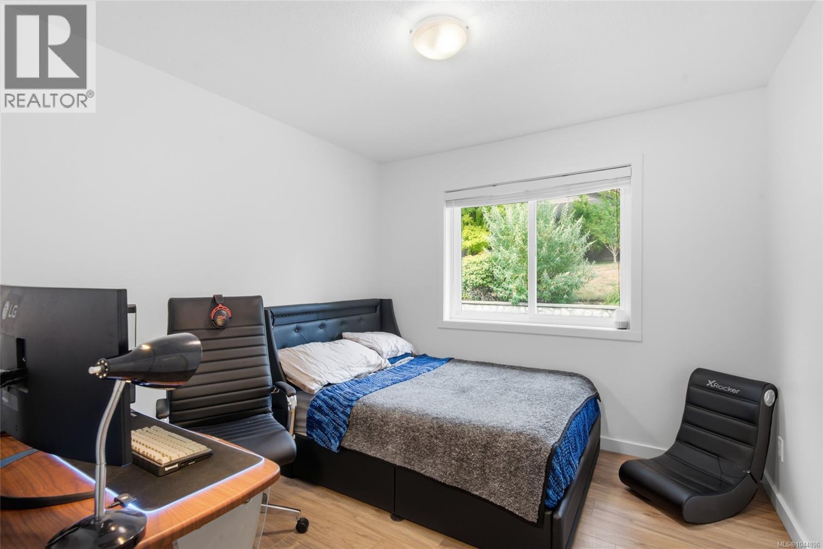 2151 11th Ave - Image 18