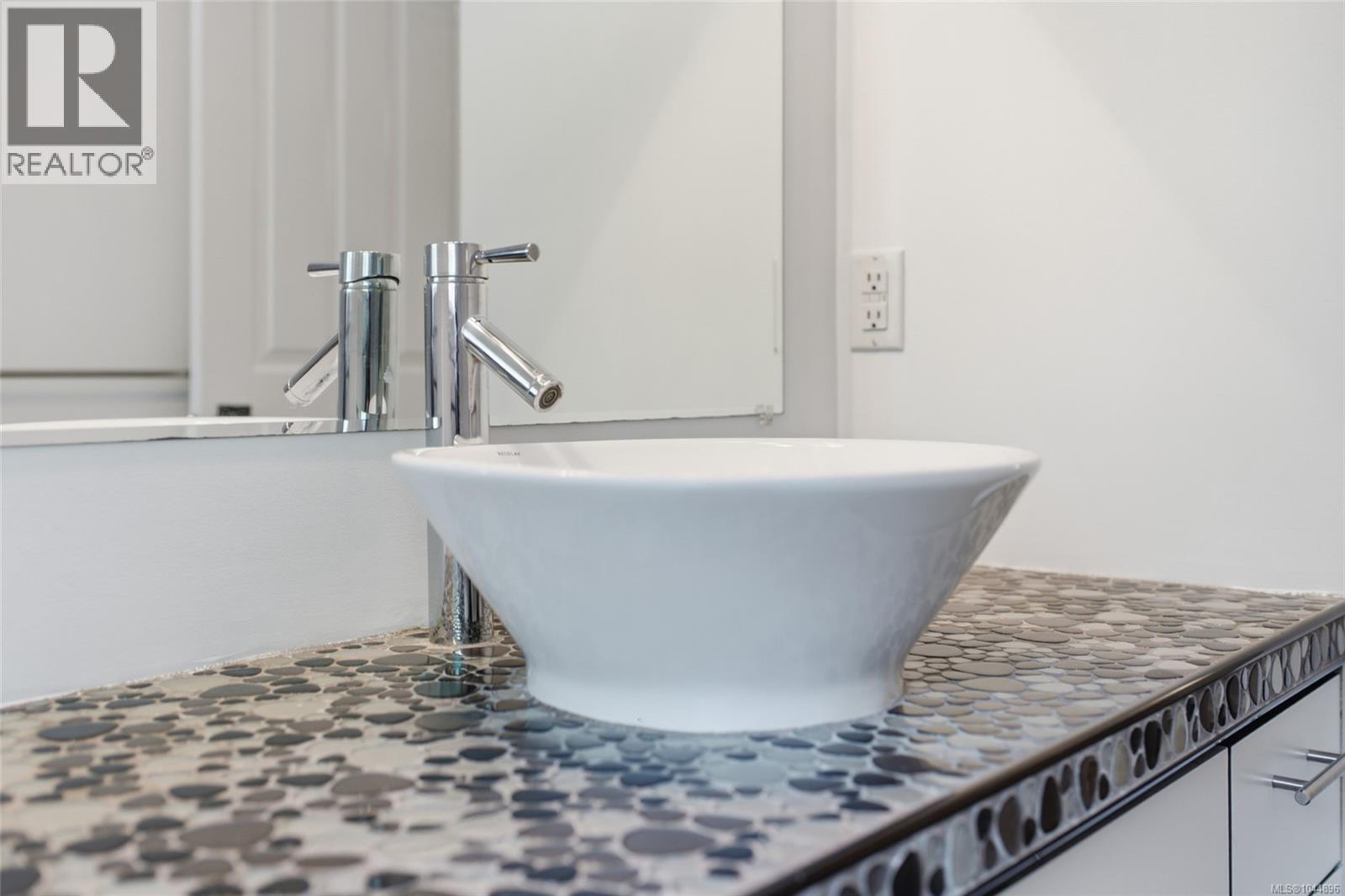2151 11th Ave - Image 22
