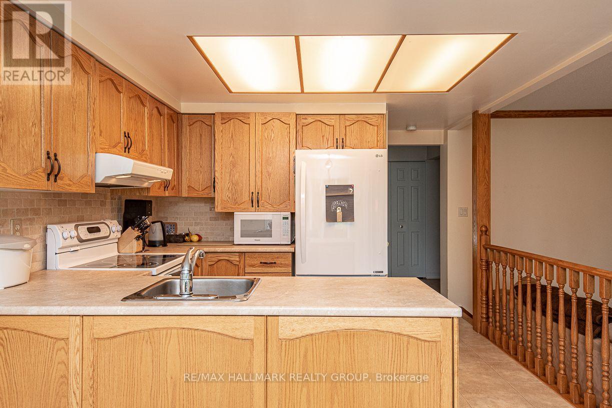 4 Bed, 4 Bath House for Rent in Ottawa – 18 HESSE CRESCENT, Ottawa – MLS# X13632638 - Image 9